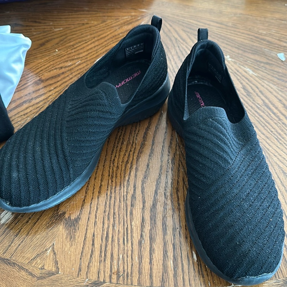 Black memory foam Sketchers